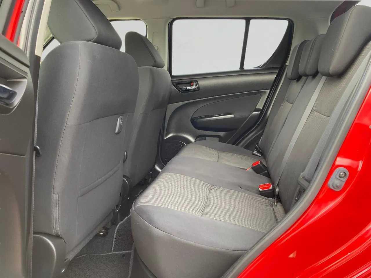 2012 Suzuki Swift thumbnail