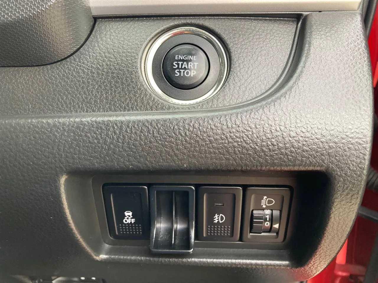 2012 Suzuki Swift thumbnail