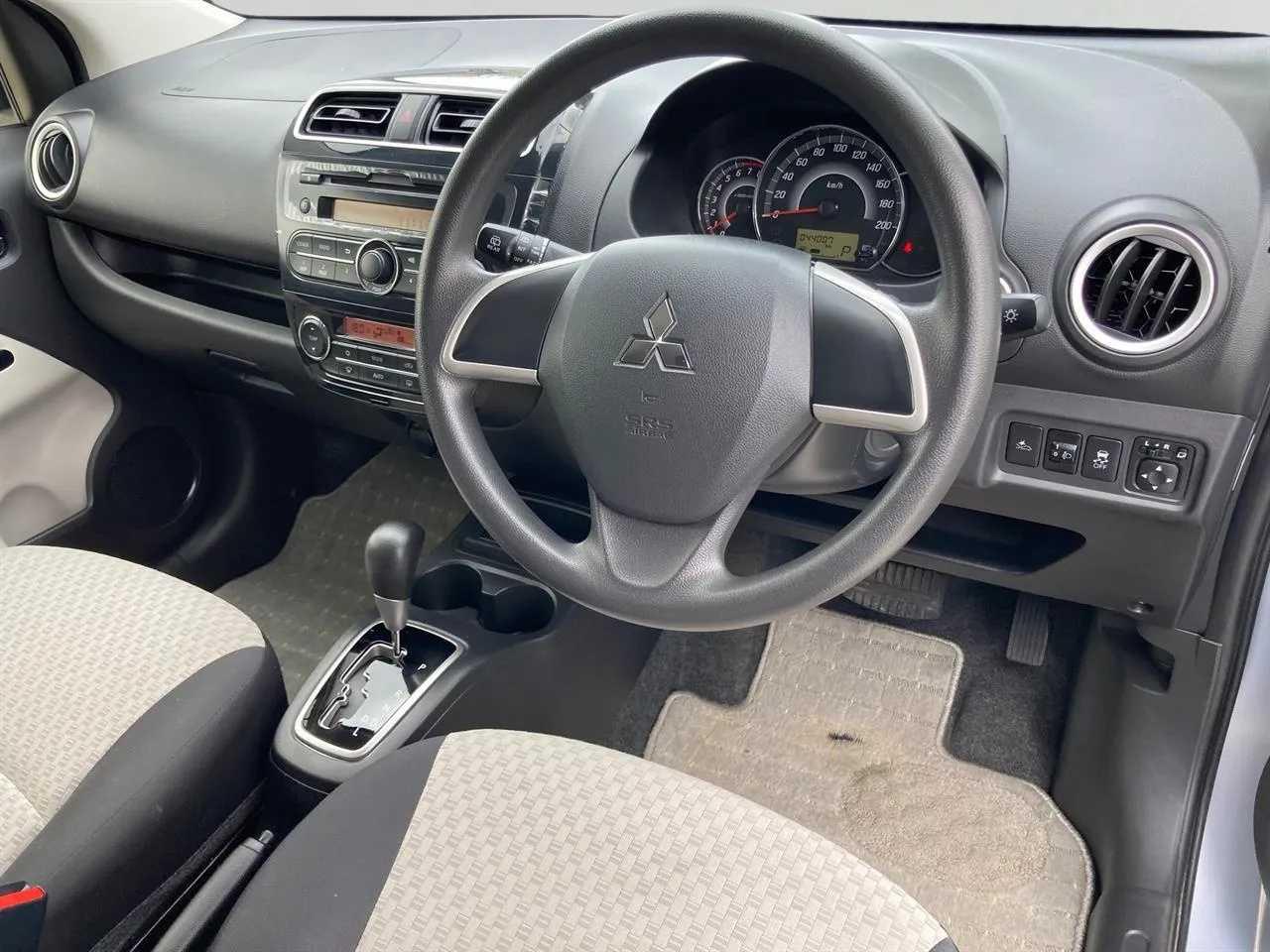 2018 Mitsubishi Mirage thumbnail