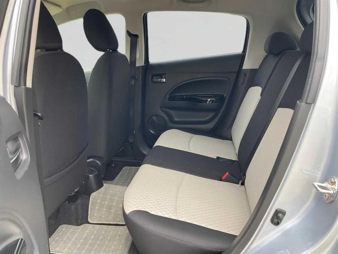 2018 Mitsubishi Mirage thumbnail
