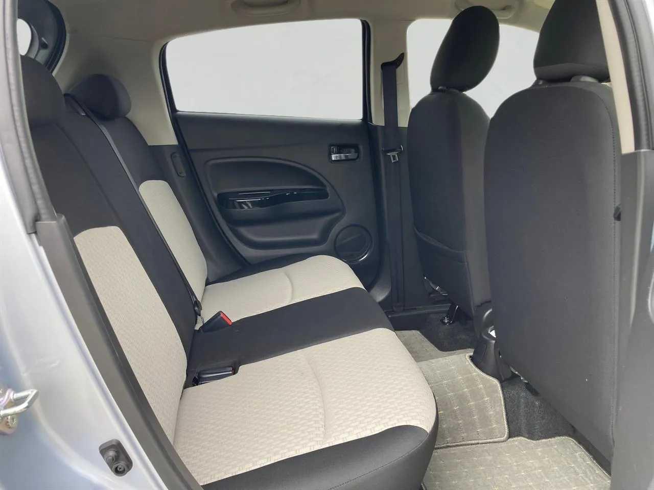 2018 Mitsubishi Mirage thumbnail