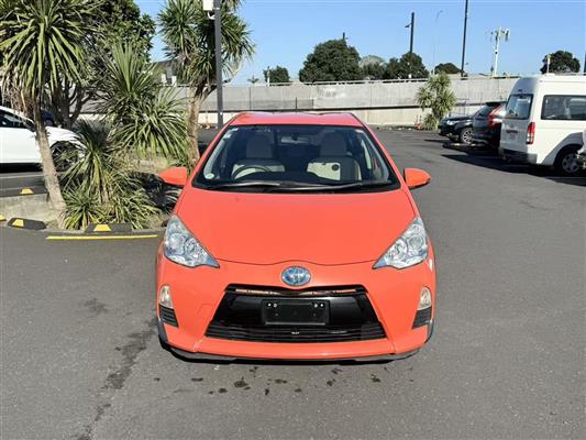 2014 Toyota Aqua thumbnail