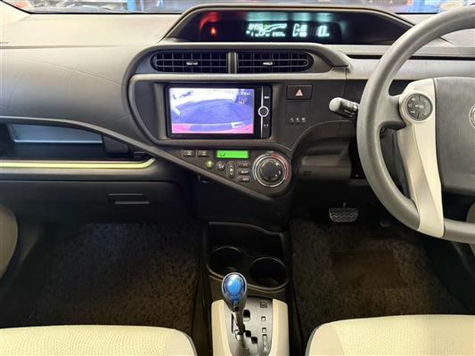 2014 Toyota Aqua thumbnail