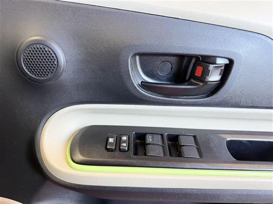 2014 Toyota Aqua thumbnail