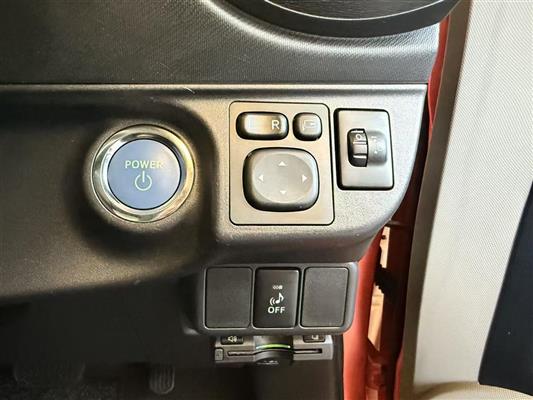 2014 Toyota Aqua thumbnail