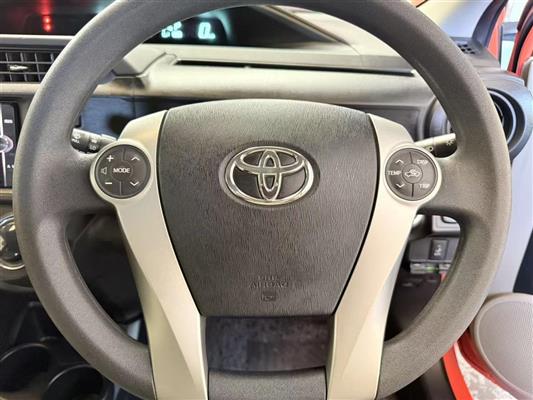 2014 Toyota Aqua thumbnail