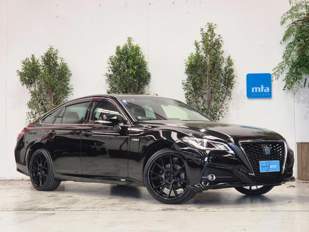 2020 Toyota CROWN thumbnail