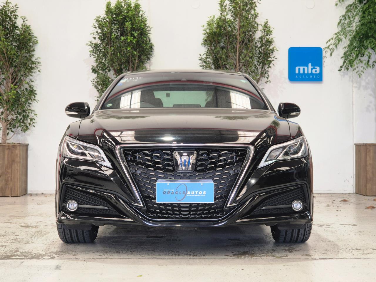 2020 Toyota CROWN thumbnail