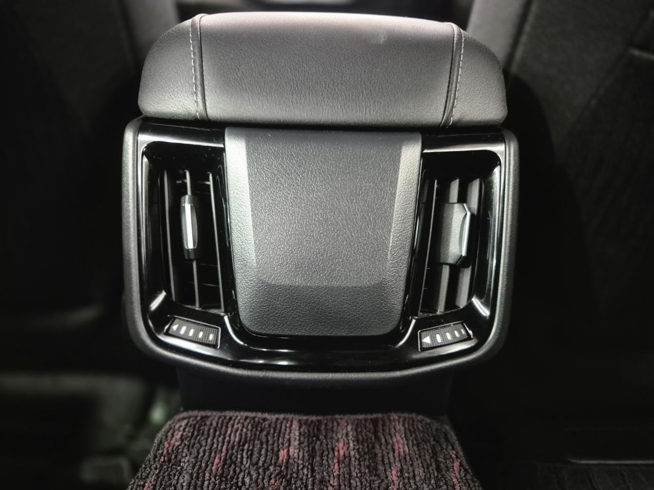 2020 Toyota CROWN thumbnail