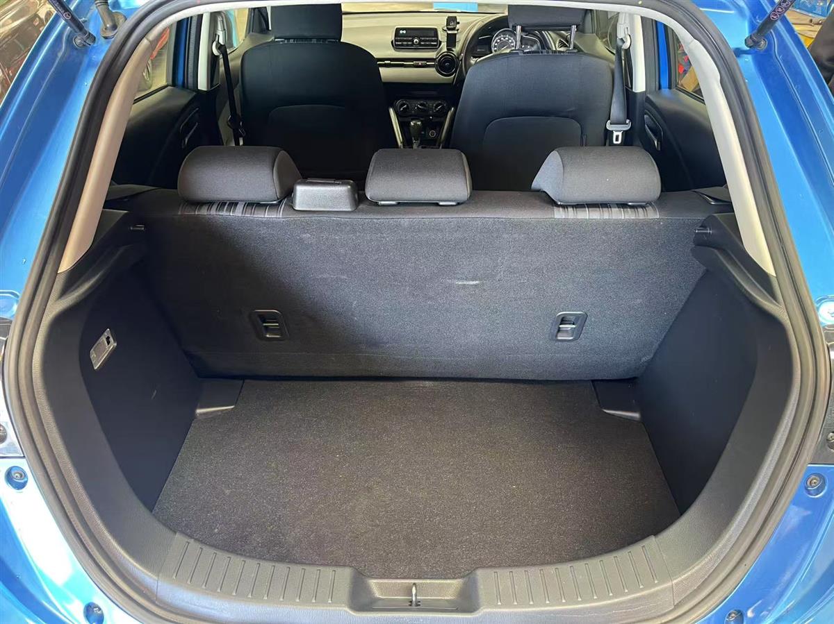 2015 Mazda Demio thumbnail