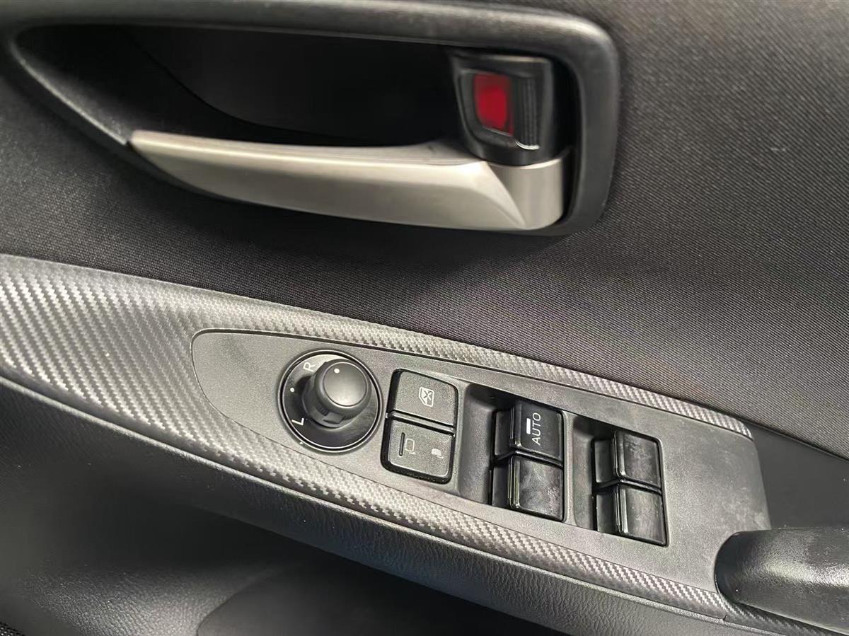 2015 Mazda Demio thumbnail