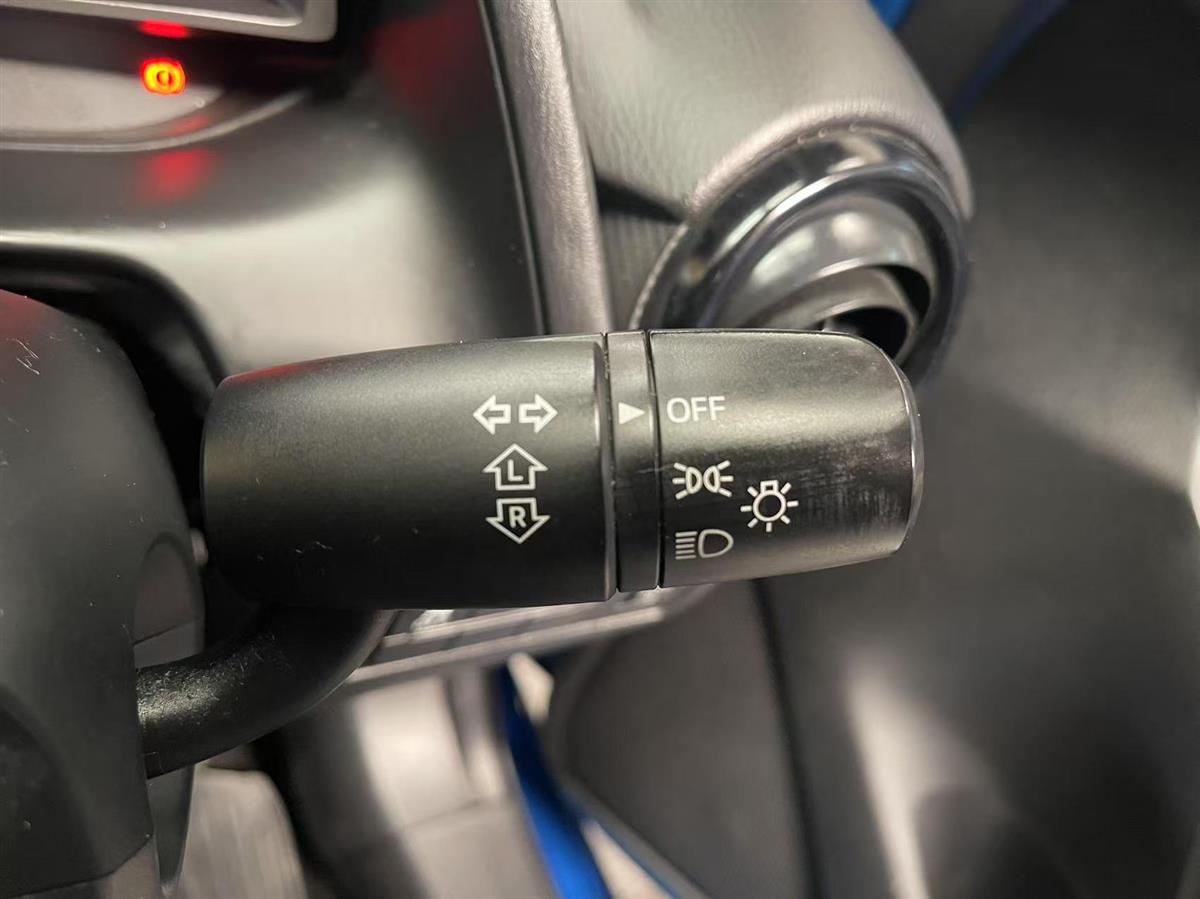 2015 Mazda Demio thumbnail