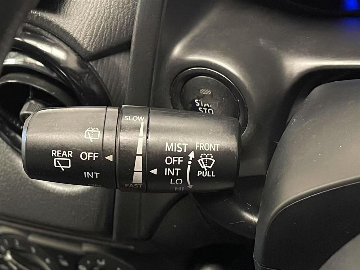 2015 Mazda Demio thumbnail