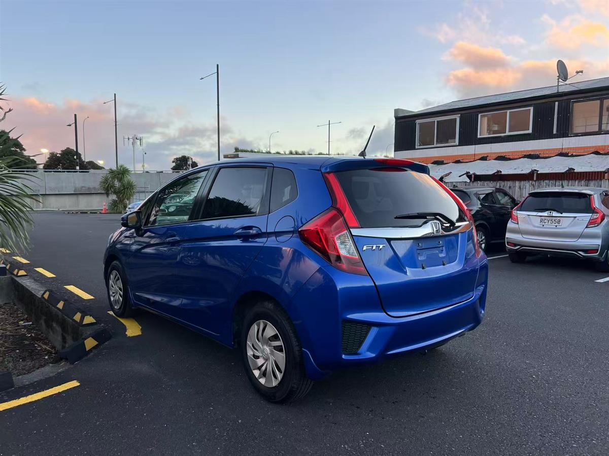 2014 Honda Fit thumbnail