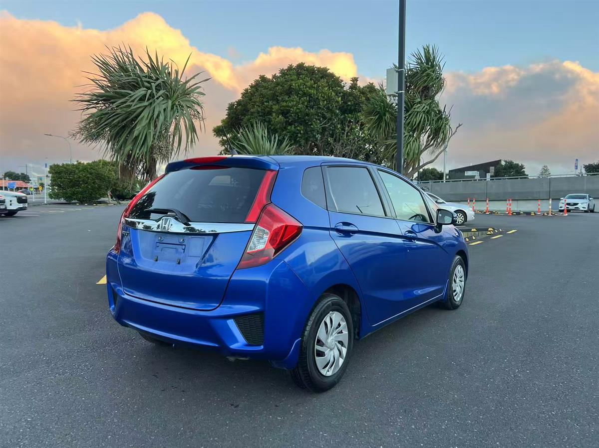 2014 Honda Fit thumbnail