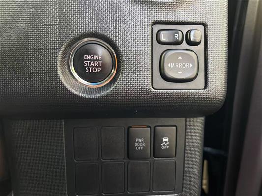 2013 Toyota Spade thumbnail