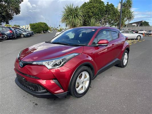 2017 Toyota C-HR thumbnail
