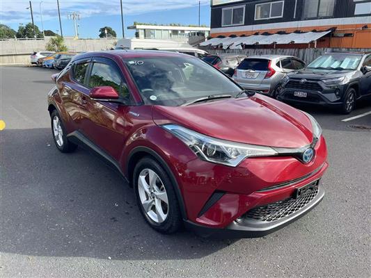 2017 Toyota C-HR thumbnail