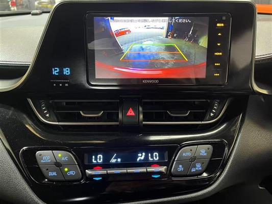 2017 Toyota C-HR thumbnail
