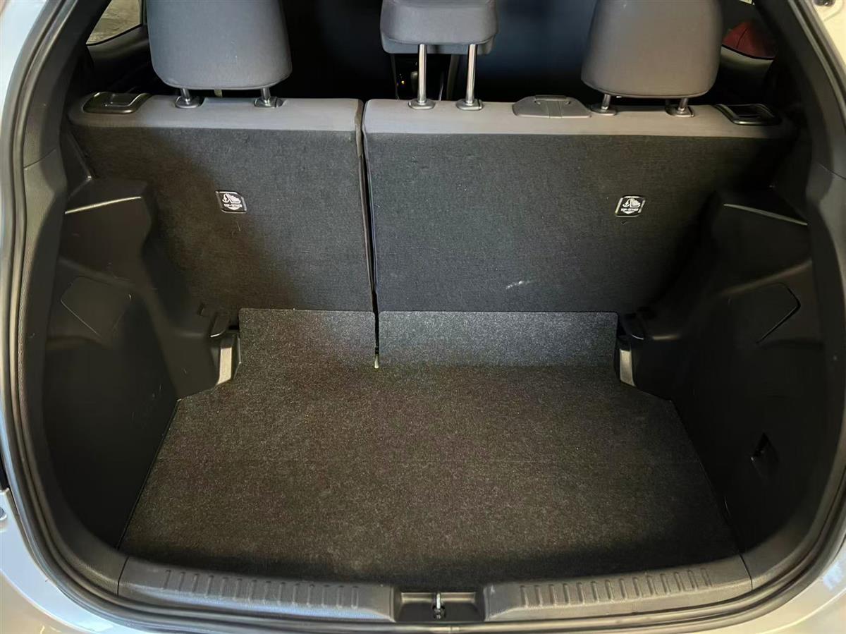 2021 Toyota Yaris thumbnail