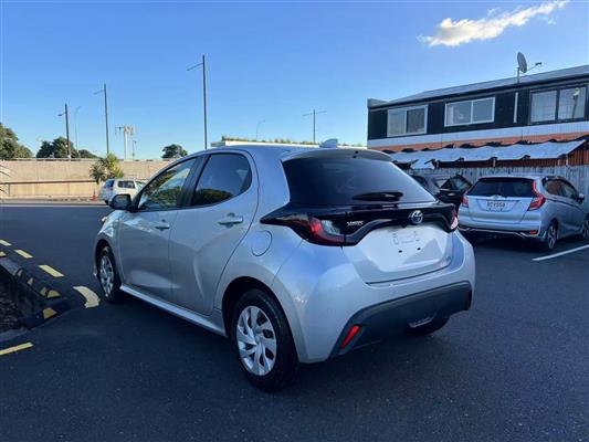 2021 Toyota Yaris thumbnail