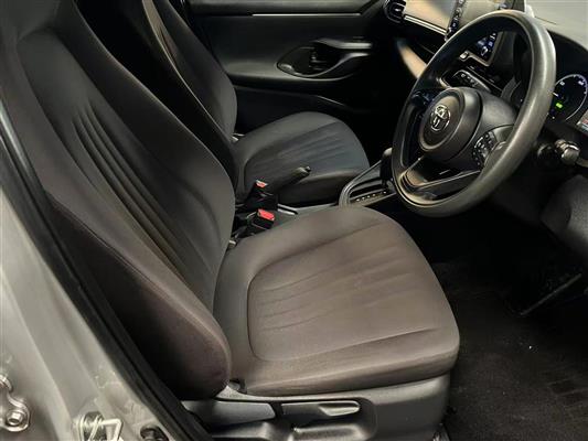 2021 Toyota Yaris thumbnail