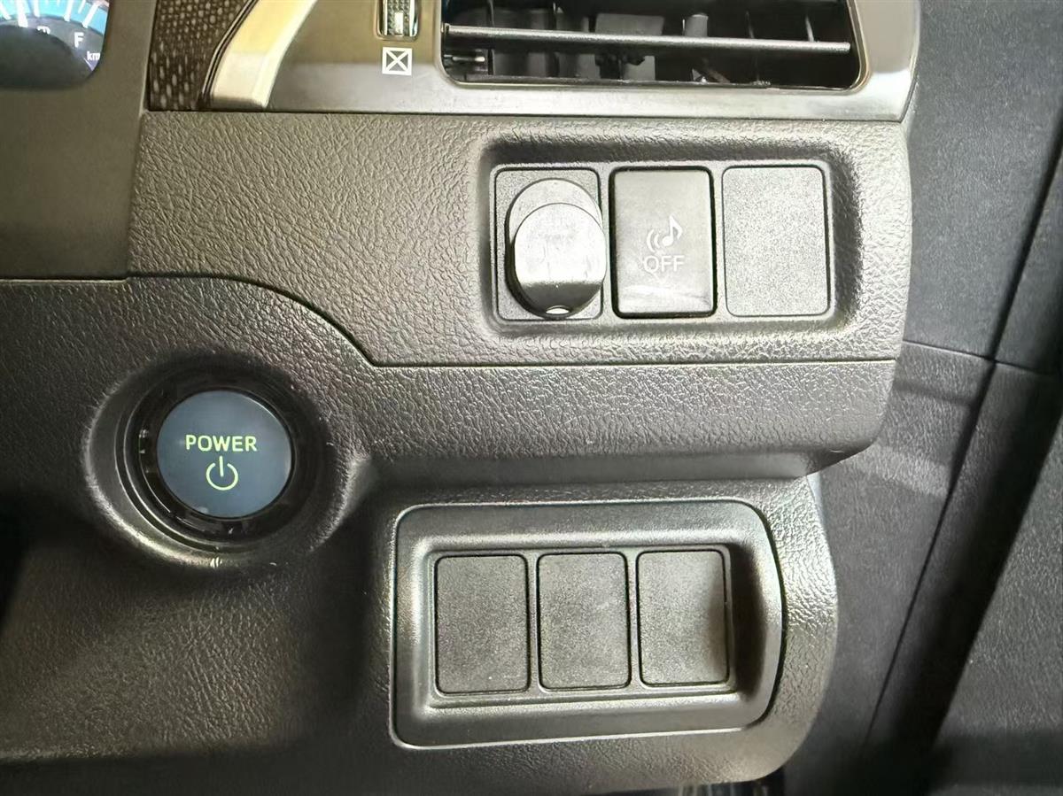 2012 Toyota Camry thumbnail