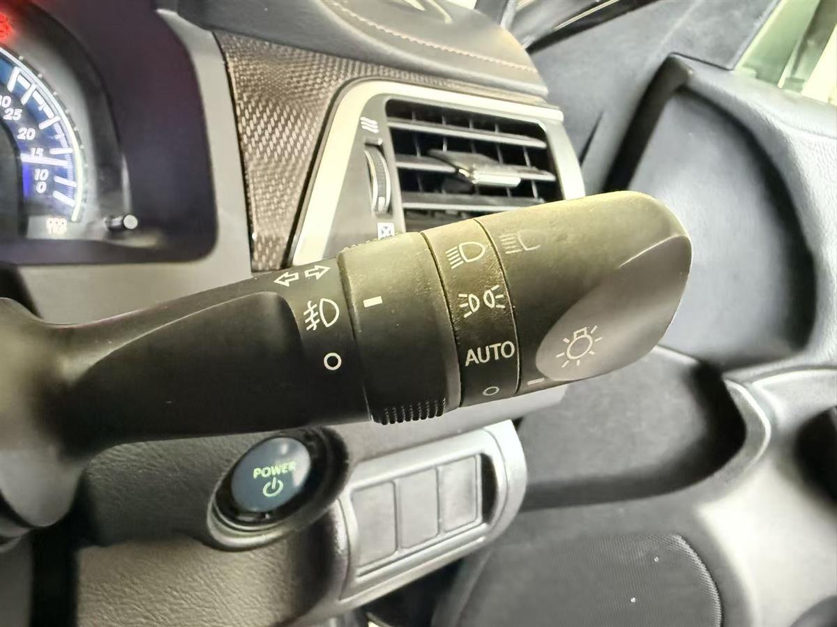 2012 Toyota Camry thumbnail
