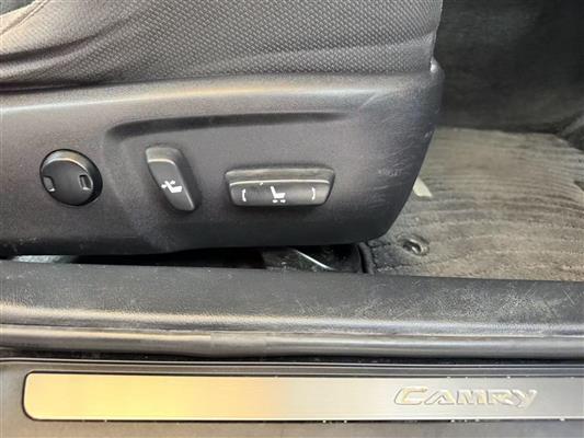 2012 Toyota Camry thumbnail