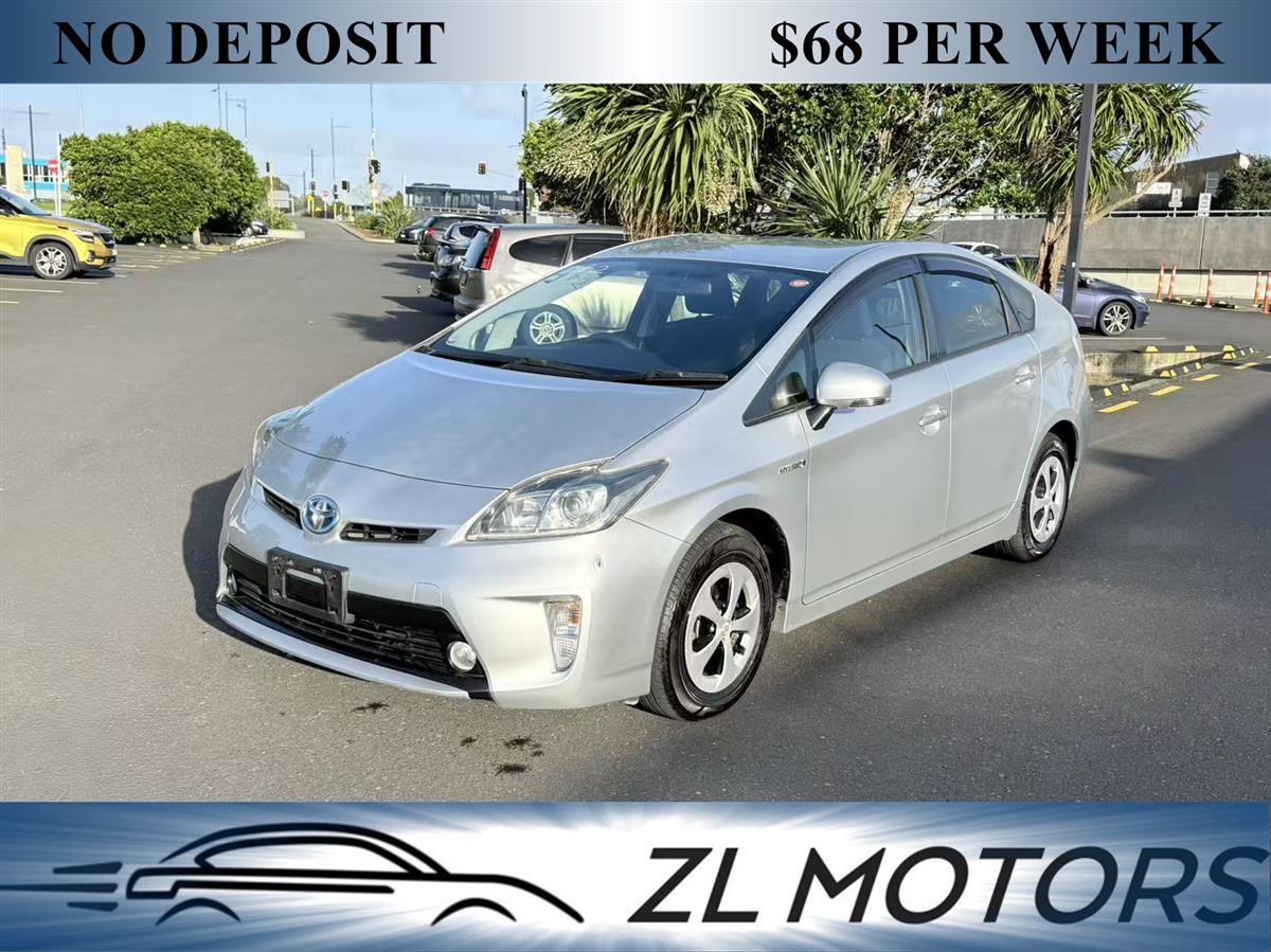 2014 Toyota Prius thumbnail