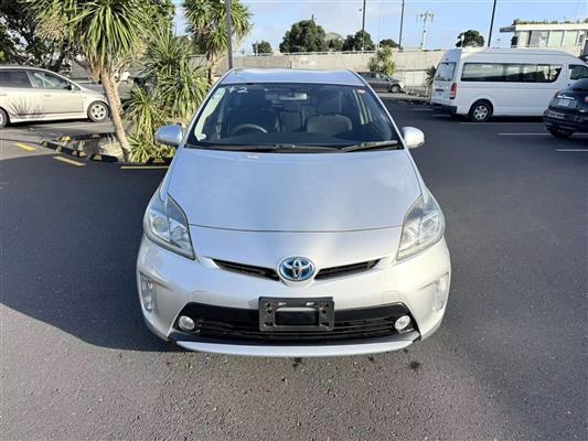 2014 Toyota Prius thumbnail