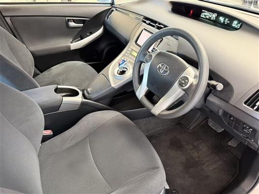 2014 Toyota Prius thumbnail