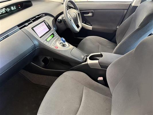 2014 Toyota Prius thumbnail