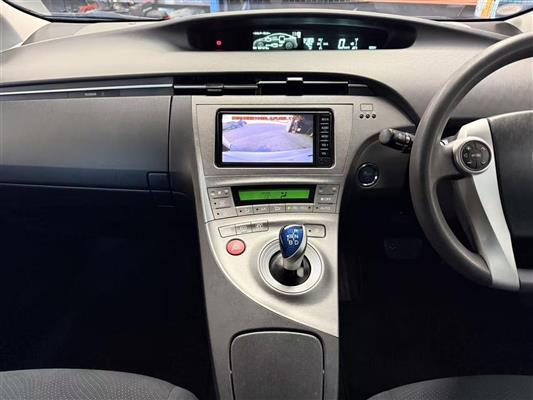 2014 Toyota Prius thumbnail