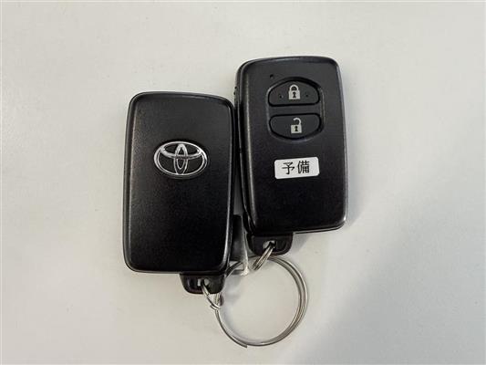 2014 Toyota Prius thumbnail