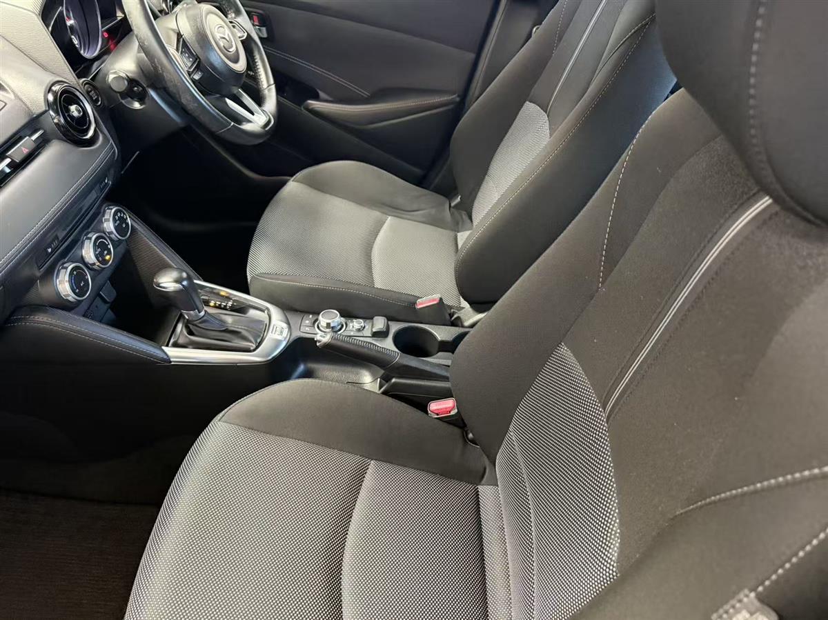 2017 Mazda Demio thumbnail