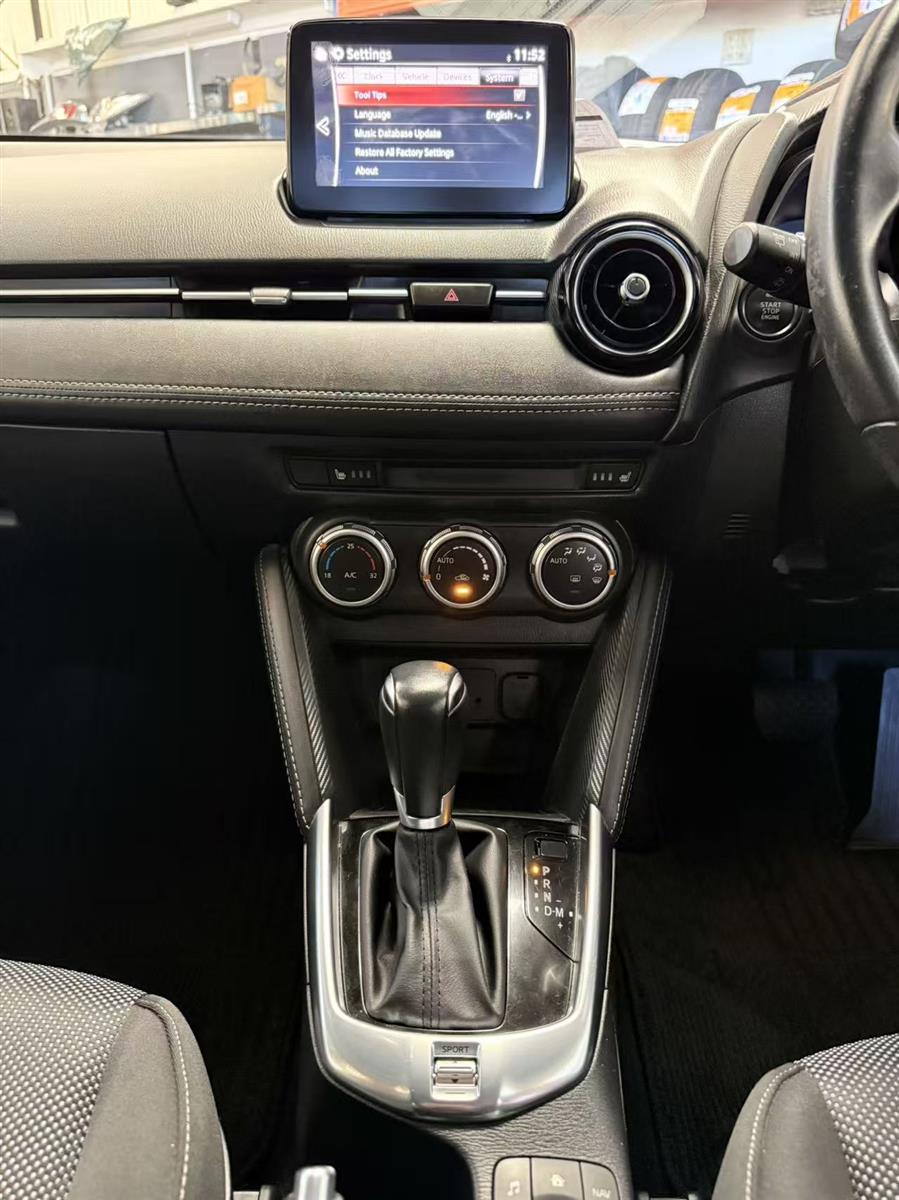 2017 Mazda Demio thumbnail