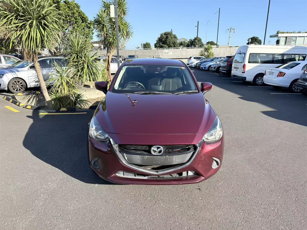 2017 Mazda Demio thumbnail