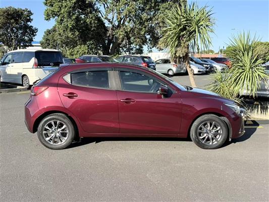 2017 Mazda Demio thumbnail