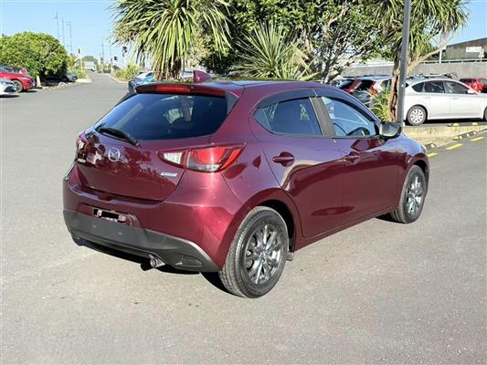 2017 Mazda Demio thumbnail