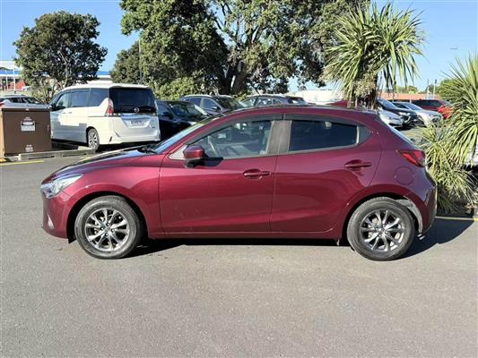 2017 Mazda Demio thumbnail