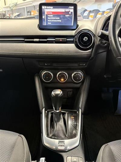 2017 Mazda Demio thumbnail