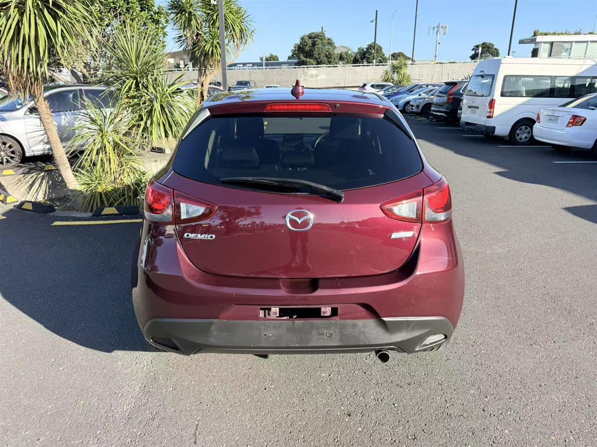 2017 Mazda Demio thumbnail