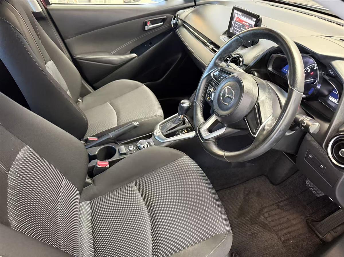 2017 Mazda Demio thumbnail