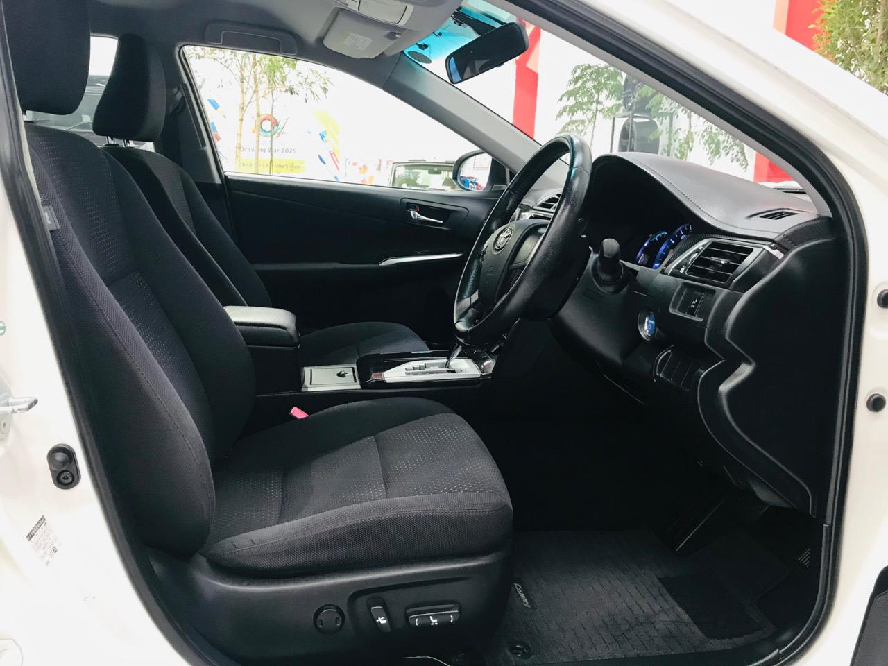 2012 Toyota Camry thumbnail