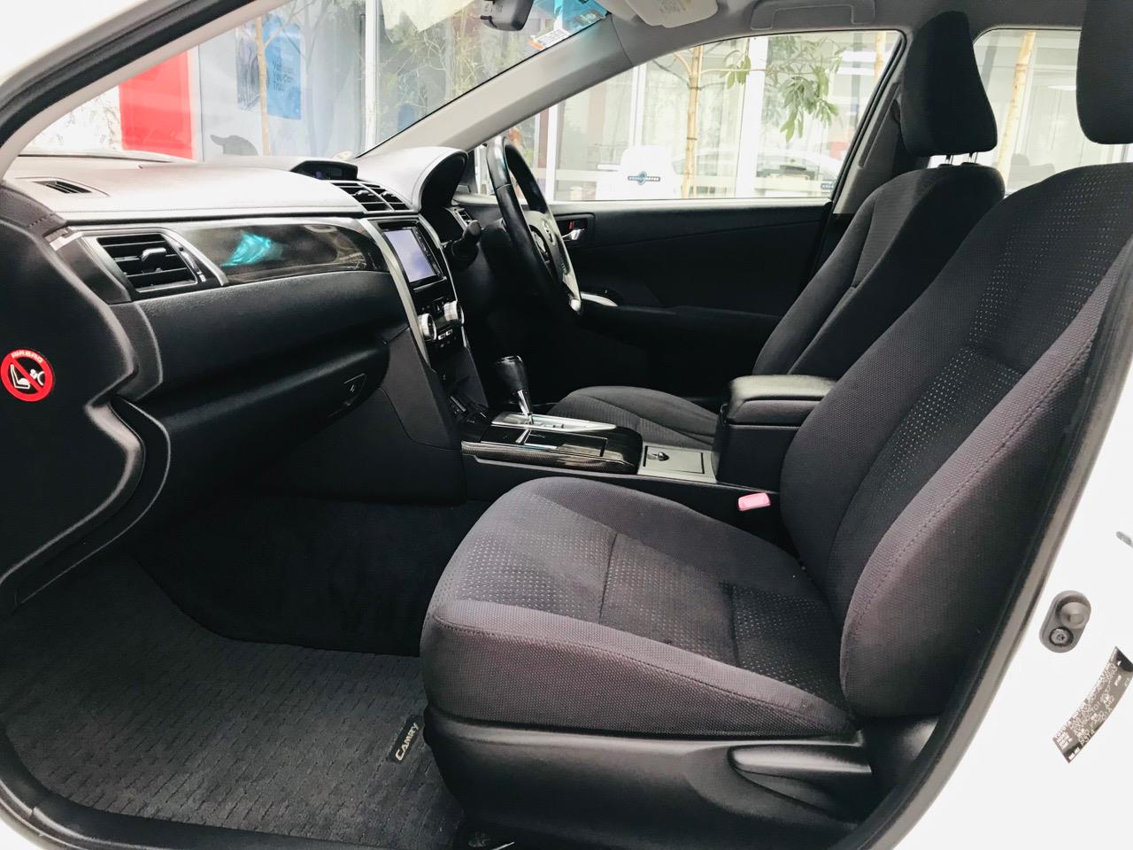 2012 Toyota Camry thumbnail