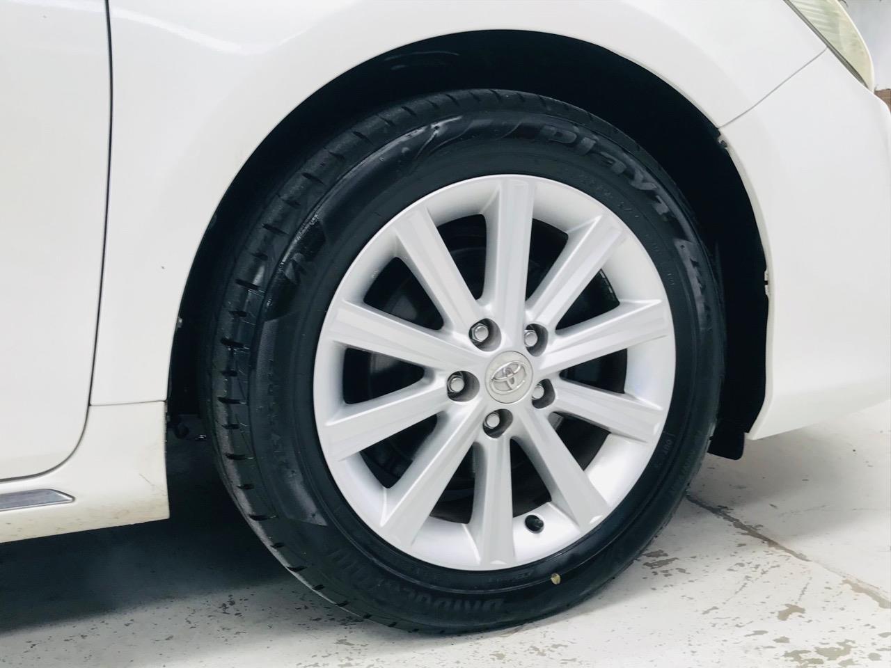 2012 Toyota Camry thumbnail