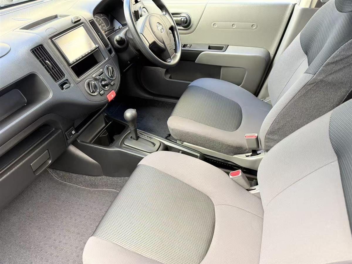 2021 Nissan AD thumbnail