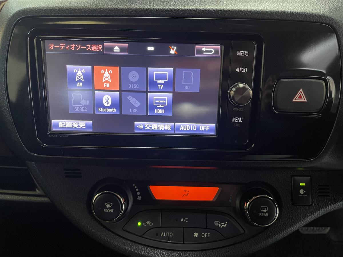 2017 Toyota Vitz thumbnail