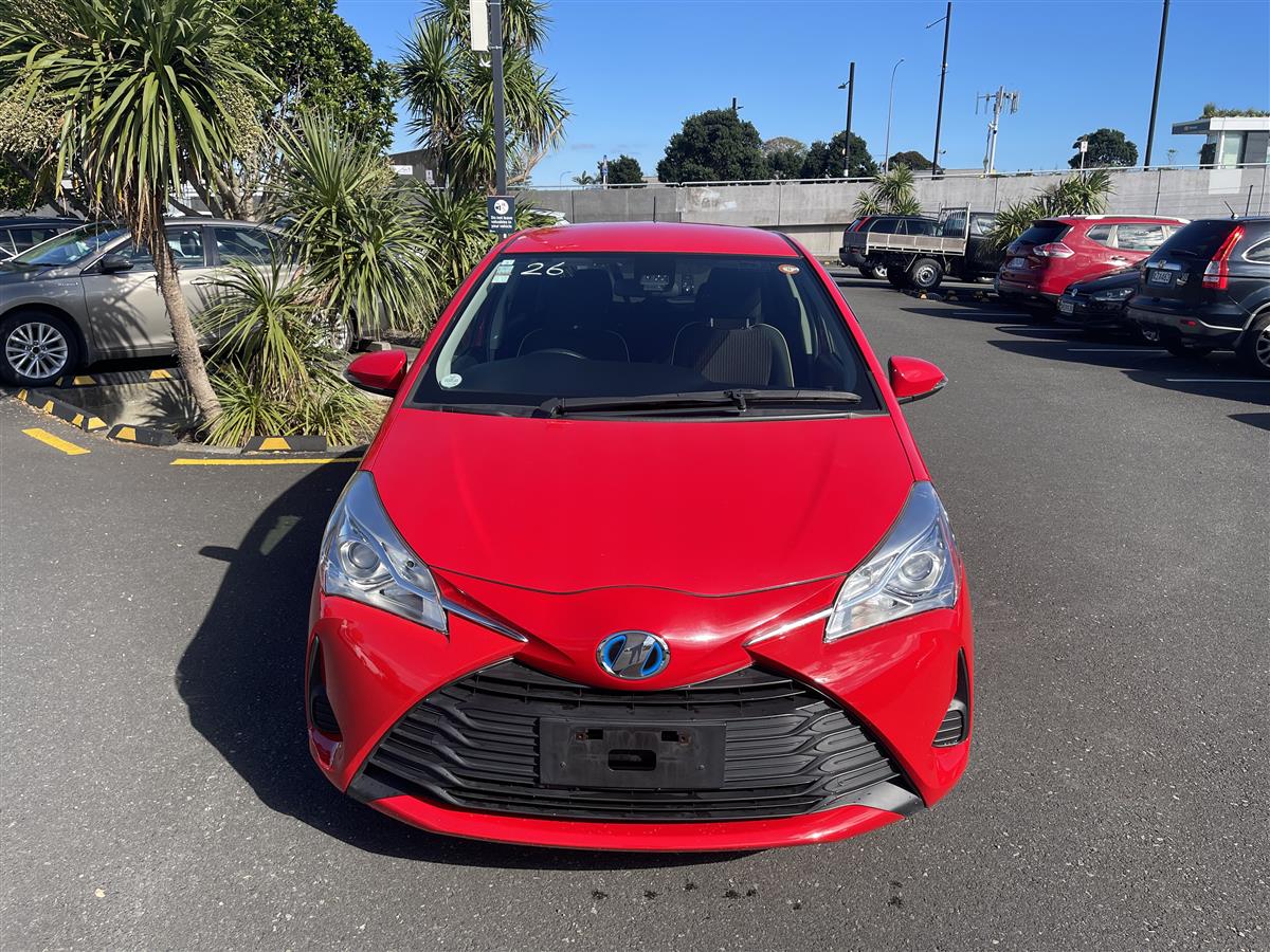 2017 Toyota Vitz thumbnail